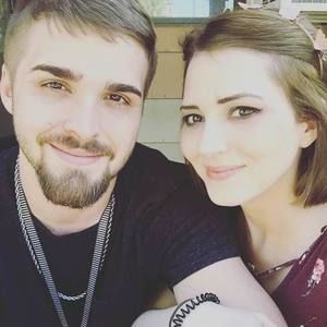 Meet your Posher, Buzz